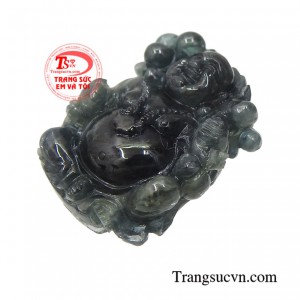 Mặt dây phật di lặc cũng dễ dàng kết hợp với nhiều loại dây chuyền mang lại sự sang trọng, phong cách cho người đeo