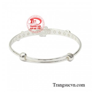 Vòng bạc trẻ em đáng yêu đẹp giao hàng trên toàn quốc.