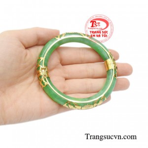 Sản phẩm sẽ mang đến vẻ đẹp sang trọng và quý phái cho các quý bà hiện đại.