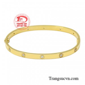 Vòng vàng nữ giới thời thượng hiện đang là xu hướng trang sức được nhiều khách hàng lựa chọn.