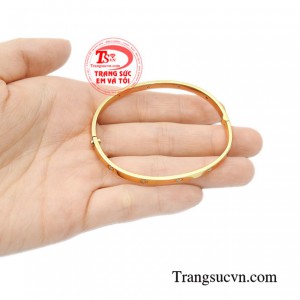 Vòng vàng nữ giới thời thượng bảo hành chu đáo.