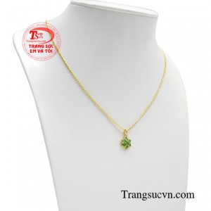 Emerald hay còn gọi là ngọc lục bảo mang sắc xanh tự nhiên tổng hòa của đất trời