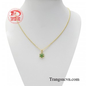 Bộ dây chuyền emerald sang trọng thiết kế đẹp, tinh xảo tạo nên một sản phẩm bắt mắt và thời trang