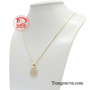 Với sản phẩm này, giúp phái đẹp luôn rạng rỡ và nổi bật giữa đám đông