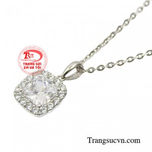Bộ mặt dây nữ ngọt ngào xinh xắn.