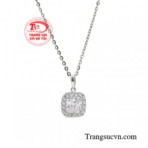Đây sẽ là món quà tặng chất chứa nhiều ý nghĩa để dành tặng cho người con gái thân thương.