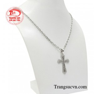 Bộ mặt dây này giúp người đeo thêm phần hợp thời trang và cá tính hơn mang đến sự tự tin và thu hút.