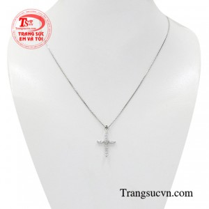 Bộ mặt dây thánh giá nhỏ xinh sẽ là món quà tặng đầy tuyệt vời mang nét đẹp nữ tính để dành tặng cho phái đẹp.