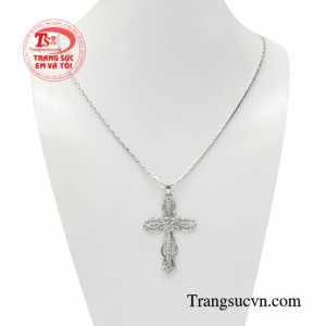 Bộ thánh giá vàng phước lành được thiết kế một các độc đáo gây ấn tượng cho người đối diện.