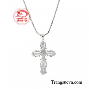 Bộ mặt dây chuyền chất lượng đem lại nhiều an lành cho người dùng.