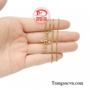 Bộ thánh giá vàng ruby an lành uy tín.