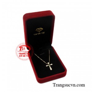 Bộ thánh giá vàng sapphire mệnh mộc tinh xảo.