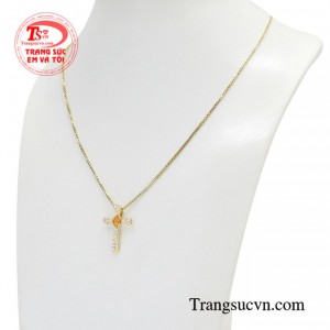 Một bộ dây chuyền ấn tượng cùng với trang phục đã được chuẩn bị tinh tươm sẽ giúp các cô gái thêm phần lôi cuốn và ưa nhìn trong mắt người đối diện.