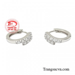 Nếu chỉ có thể chọn một món trang sức diện hàng ngày thì đôi bông tai này sẽ là sự lựa chọn hoàn hảo dành cho phái đẹp.