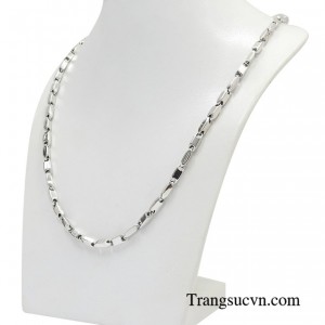 Sự thành đạt và và tri thức sẽ đến với bạn một cách dễ dàng hơn chỉ trong tầm tay với một chiếc dây chuyền nam sang trọng.