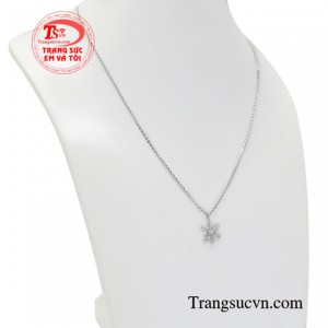 Sản phẩm này sẽ là sự lựa chọn tuyệt vời dành cho những cô nàng nữ tính yêu thích nét dịu dàng.