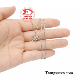 Dây chuyền nữ hoa tuyết bảo hành uy tín.