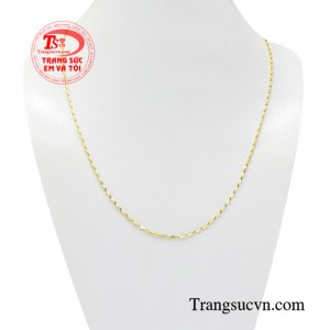 Dây chuyền vàng nữ khúc chế tác kiểu dáng cá tính.