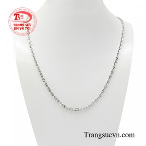 Dây chuyền vàng trắng mạnh mẽ được nhập khẩu từ Italy chất lượng, bền đẹp.