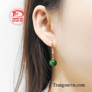 Hoa tai cẩm thạch duyên dáng