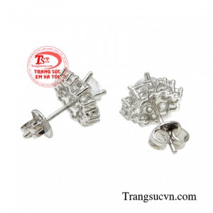 Với thiết kế mới lạ giúp các quý cô thêm phần xinh xắn, thời trang và phong cách. 