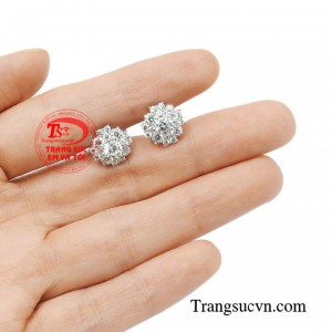 Hoa tai vàng trắng đính đá Z cao cấp, trang sức tô điểm cho phái đẹp hiện đại.