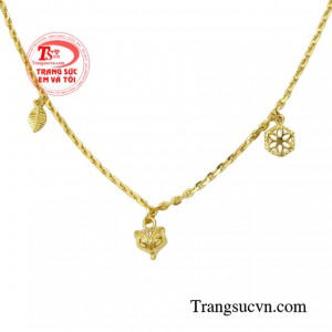 Đeo chiếc lắc chân này sẽ giúp các nàng trông uyển chuyển và thướt tha hơn.