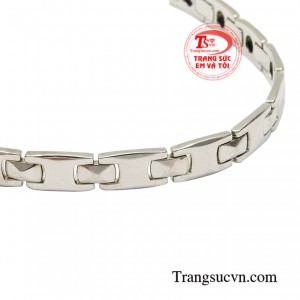 Đây sẽ là món trang sức không thể thiếu của phái mạnh và được nhiều khách hàng ưa chuộng.