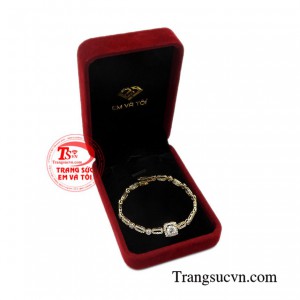 Lắc tay nữ ấn tượng đẹp mắt.