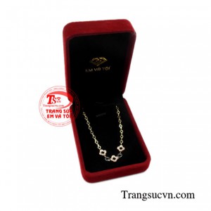 Lắc tay nữ giới thời trang hiện đại.