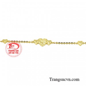 Đối với bạn gái, em gái thì việc tặng lắc tay chính là thể hiện tình cảm, sự gắn kết yêu thương dành cho người ấy.