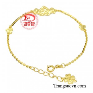 Quà tặng sẽ trở nên thật ý nghĩa khi mang cả giá trị về tinh thần hay lưu giữ một kỷ niệm đáng nhớ.