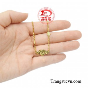 Lắc tay nữ trái tim dễ thương tinh tế.