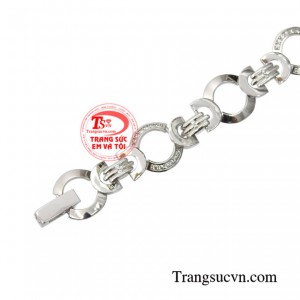 Hãy đến với trang sức Em và Tôi để lựa chọn những gì tốt và đẹp nhất dành cho người thân thương hay cho chính bản thân mình.