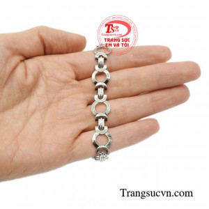 Lắc tay vàng trắng hiện đại chất lượng.