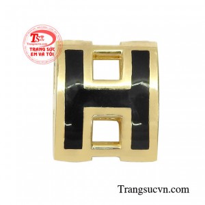 Mặt dây chữ H dễ thương mang phong cách Hàn Quốc hiện đang là xu hướng trang sức được yêu thích gần đây.