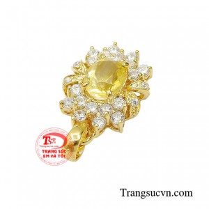 Thần khí từ chiếc mặt dây chuyền tạo nên người phụ nữ mệnh phượng hoàng kiêu sa đài các.