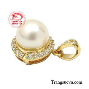 Với chất liệu vàng 14k kết hợp cùng ngọc trai sáng bóng chắc chắn sẽ khiến bạn hài lòng về chất lượng sản phẩm.