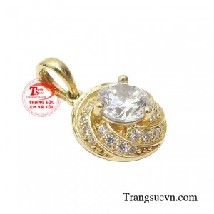 Mặt dây chuyền vàng được nhập khẩu Hàn Quốc rất được phái đẹp yêu thích, là món quà tặng ý nghĩa cho người bạn yêu thương