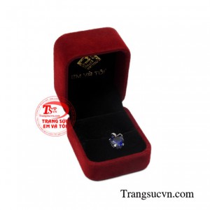 Mặt dây trái tim thổn thức