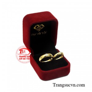 Nhẫn cưới vàng tình yêu bền chặt yêu thương.