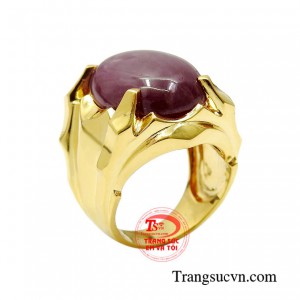 Nhẫn nam ruby sao dũng mãnh với từng đường nét thiết kế đầy quyền lực.