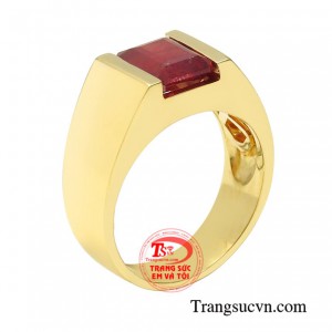 Nhẫn nam ruby thành công được chế tác từ công nghệ hiện đại với kiểu dáng tuy đơn giản nhưng vẫn nổi bật được nét sang trọng cho sản phẩm.