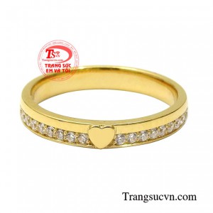 Nhẫn nữ vàng hiện nay đang là một trong những trang sức phụ kiện được yêu thích nhất.