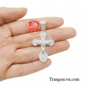 Mặt thánh giá bạc hồng ân chế tác tinh xảo chắc chắn sẽ khiến bạn hài lòng.