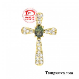 Thánh giá vàng sapphire mệnh mộc được chế tác tinh tế trên chất liệu vàng 14k.