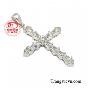 Chiếc mặt dây này có ý nghĩa tâm linh, thể hiện đức tin vào Chúa Giê-su luôn nhắc nhở, dẫn lối để bản thân không lầm đường lạc lối.