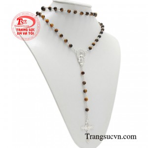 Chuỗi mân côi được xem là vật mang tín ngưỡng cho người theo đạo công giáo