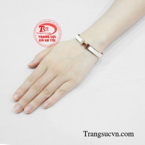 Vòng tay vàng hồng sành điệu