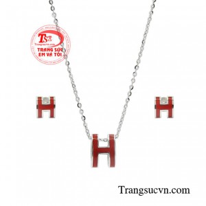 Bộ trang sức chữ H yêu thương là sự kết hợp độc đáo giữa dây chuyền Italy, mặt dây và hoa tai Korea vàng 10k chất lượng